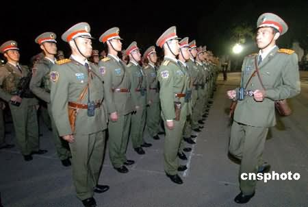 解放军驻香港部队完成第8次正常轮换(组图)