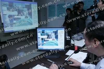 北京遥控机器人开颅 手术成功耗时40分钟