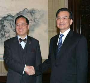 国务院总理温家宝会见来京述职的曾荫权、何厚铧