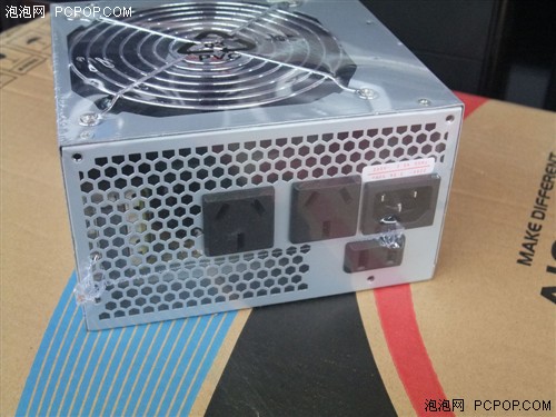 解决电源线缠绕 大水牛350插板王